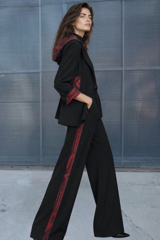 Slimming Pleated Trousers with Garni Detail