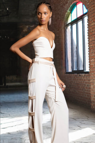 Farklı Modlarda Giyilebilen Ekru Straplez