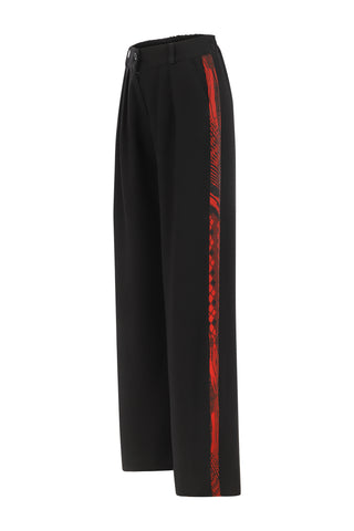 Slimming Pleated Trousers with Garni Detail