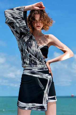 Sinem Babacan - Anvelop Mini Etek 2