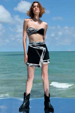 Sinem Babacan - Anvelop Mini Etek 3