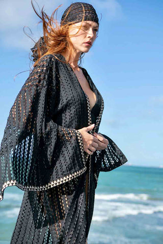 Sinem Babacan - Garni Detaylı Uzun Kimono Siyah 1