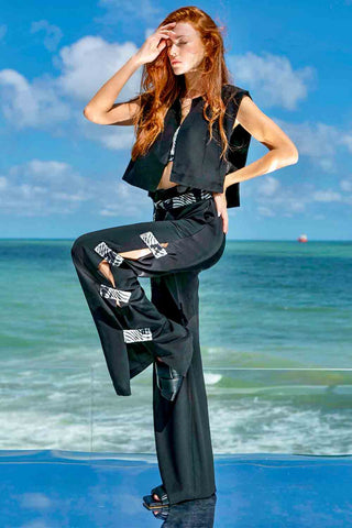 Sinem Babacan - Garni Yırtmaçlı Pantolon Siyah 1