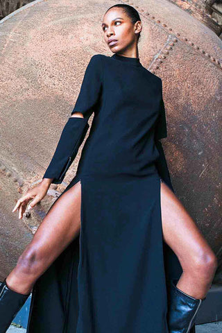 Sinem Babacan - Gizli Dekolteli Uzun Elbise 1