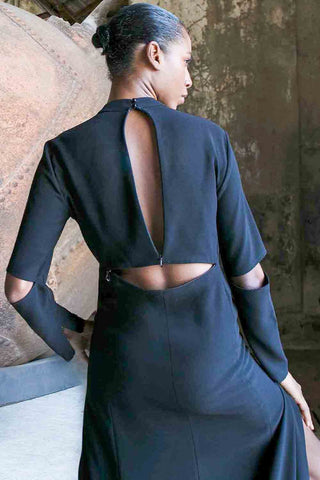 Sinem Babacan - Gizli Dekolteli Uzun Elbise 3