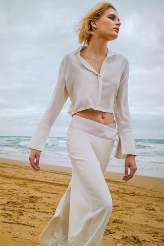 Sinem Babacan - Gizli Sırt & Kol Dekolteli Crop Gömlek Ekru 2