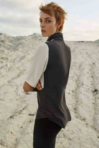 Sinem Babacan - Gizli Sırt Dekolteli Gömlek 3