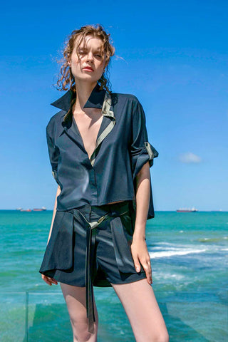 Sinem Babacan - Şort Etek imaj 1