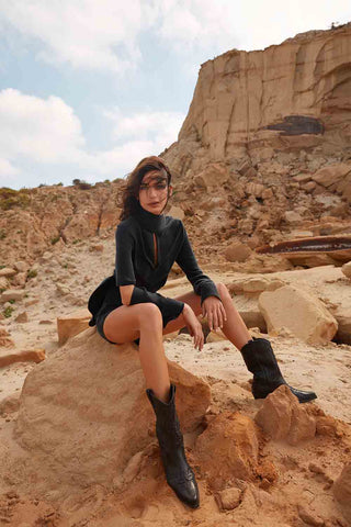 Sinem Babacan - Şort Tulum Siyah Ön İmaj 2