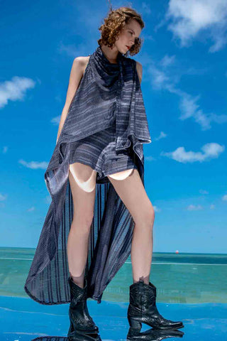 Sinem Babacan - Zayıf Gösteren Mini Şort Antrasit 3