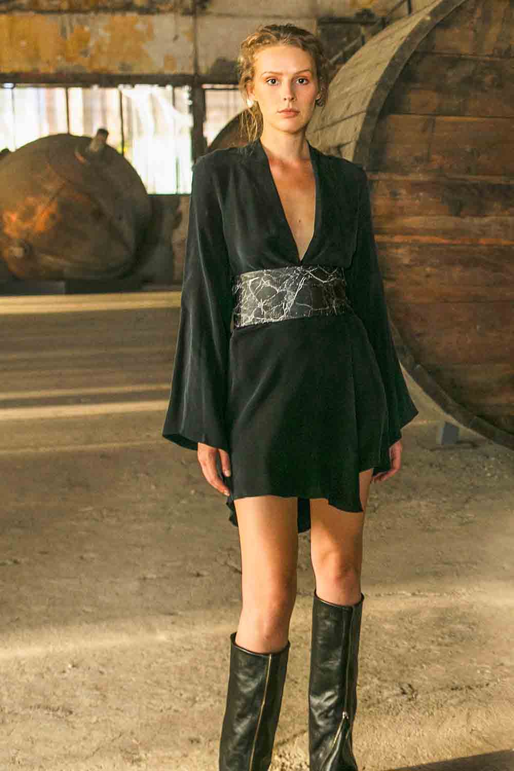 Sinem Babacan - Kısa Kruvaze Elbise Siyah 2