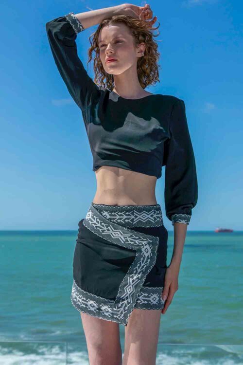 Sinem Babacan - Sırt Dekolteli Crop Bluz 2
